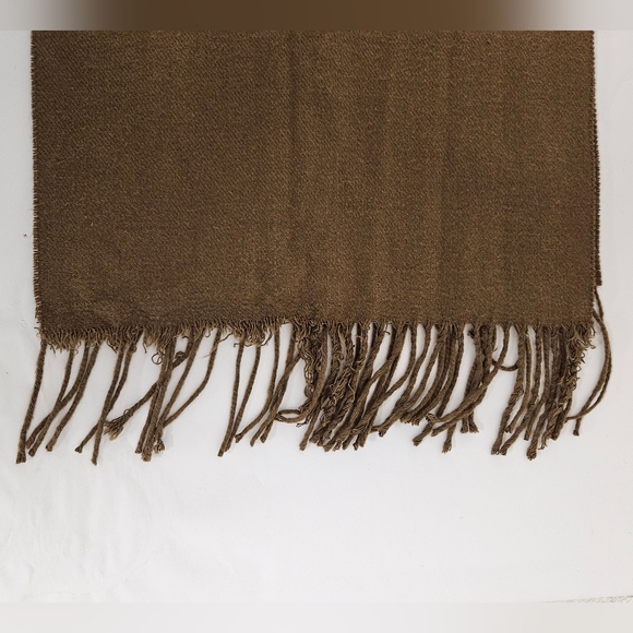 Made in Scotland Cashmere Fringe Scarf in Brown - Picture 8 of 10